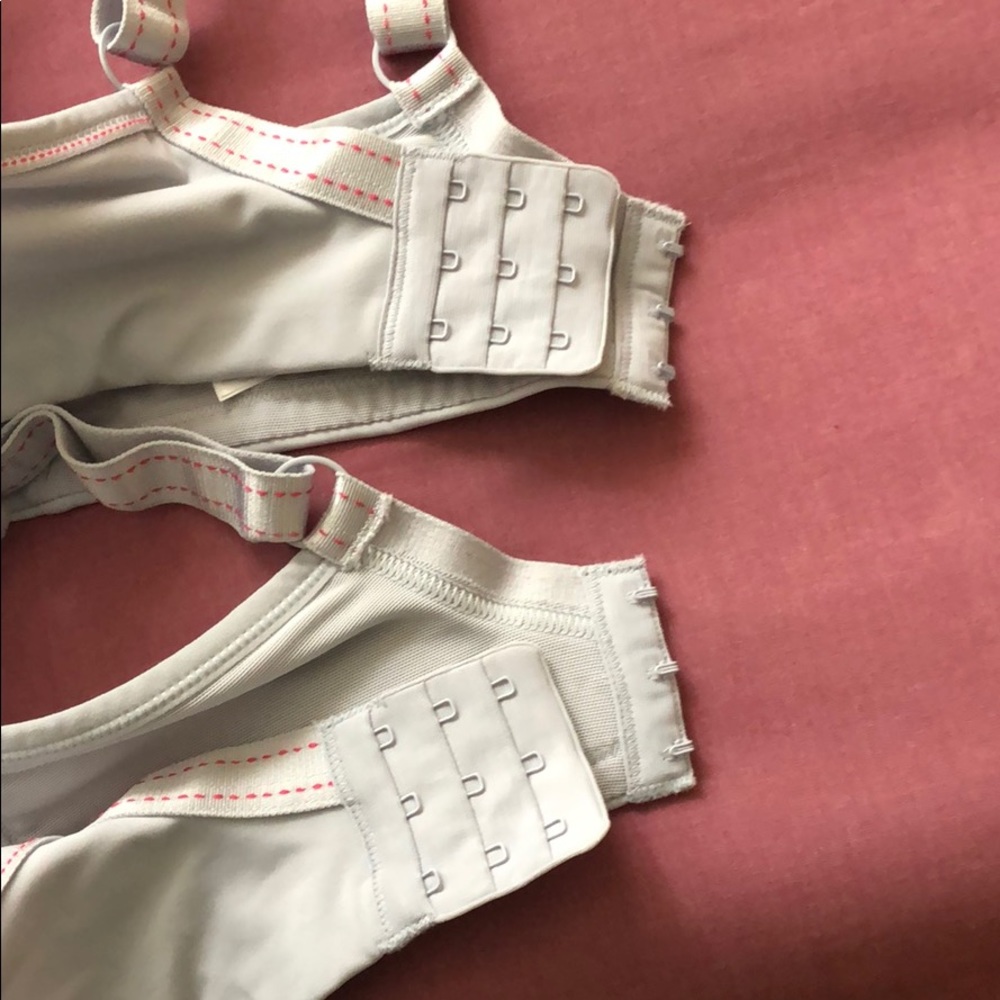 NWOT Chantelle High Impact Convertible Sports Bra - Picture 7 of 10